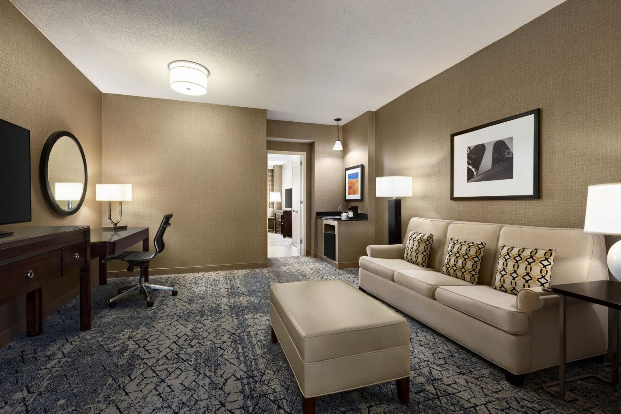 Sheraton Suites Chicago O'Hare Rosemont Exterior photo
